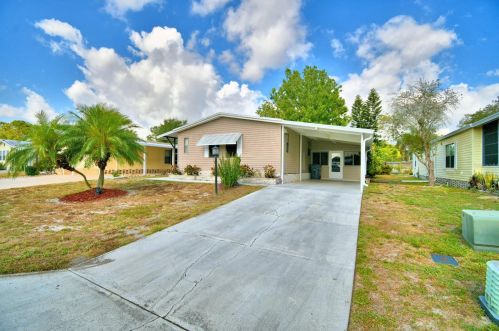 6207 Knotty Pine Dr, Winter Haven, FL 33884-2727