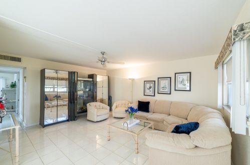 305 Saxony G, Delray Beach FL  33446-1854 exterior