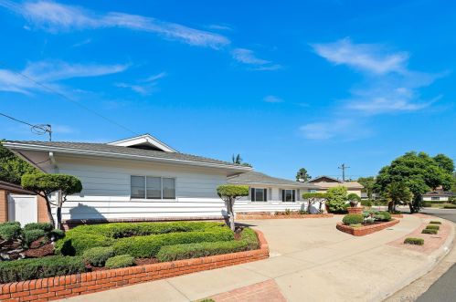 6184 Arno Dr, San Diego, CA 92120-4647