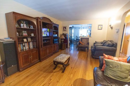 4123 Hill Ave, Bronx, NY 10466-2105