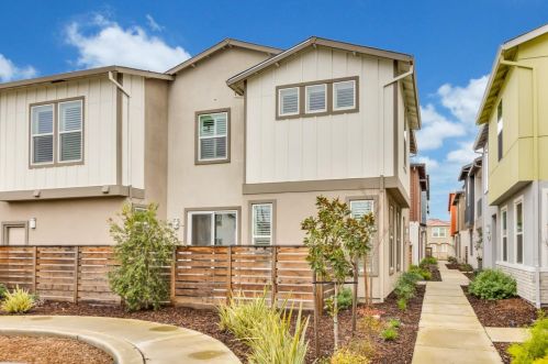 9962 Del Surf Ln, Elk Grove, CA 95757