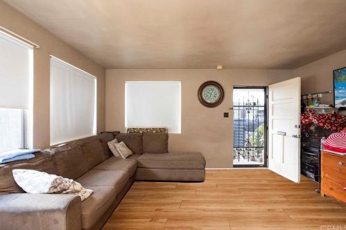 6404 Osler St, San Diego CA 92111-5425 exterior