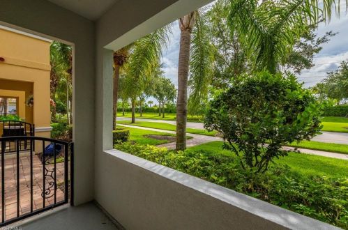 28256 Villagewalk Cir, Bonita Springs, FL 34135-8517