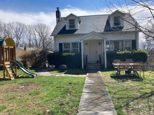 76 Ellen Ave, Mahopac, NY 10541-4717