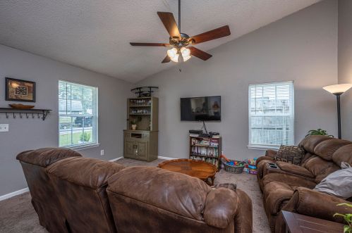 206 Mickler Dr, Ladson, SC 29456-4847
