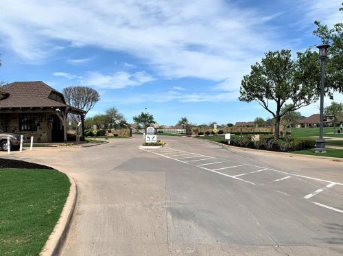 8813 Crestview Dr, Denton TX  76207-8601 exterior