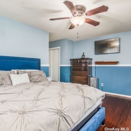 23 Oneida St, Deer Park NY  11729-3537 exterior