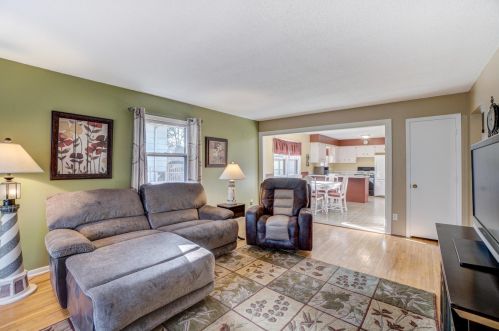 2204 Beech St, Saint Paul, MN 55119-3977