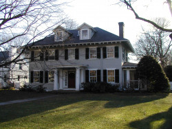 130 Nehoiden Rd, Newton, MA 02468-1926