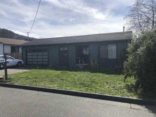 2531 Oliver Ave, Crescent City, CA 95531-9132