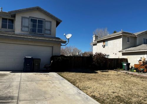 44709 Overland Ave, Lancaster, CA 93536-6469