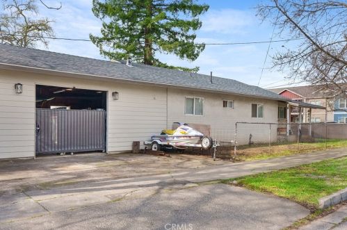 1744 Oakdale St, Chico CA  95928-7047 exterior