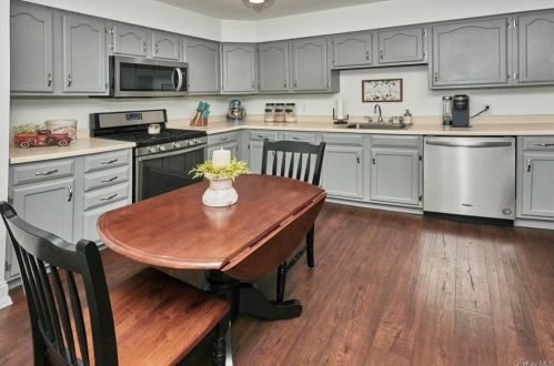 122 Laudaten Way, Warwick, NY 10990-3856