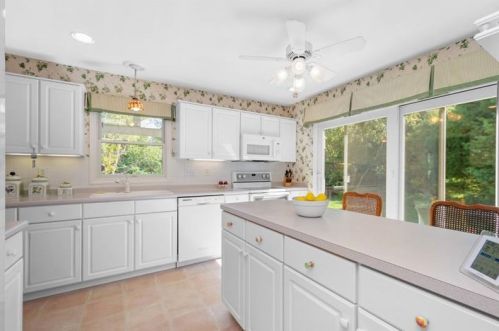 608 Gander Cir, Bridgeville PA  15017-3428 exterior