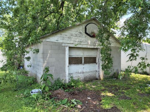 389 Fahey St, Marion, OH 43302-2221