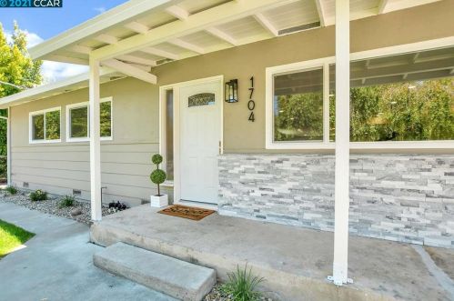 1704 Greer Ave, Concord CA  94521-2244 exterior
