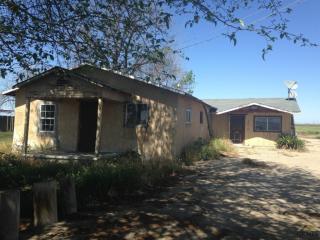 36242 Stockdale Hwy, Buttonwillow CA  93206-9768 exterior