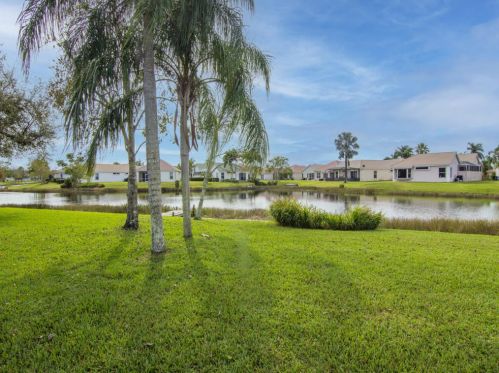 455 Horseshoe Bay, Fort Pierce, FL 34986-3401