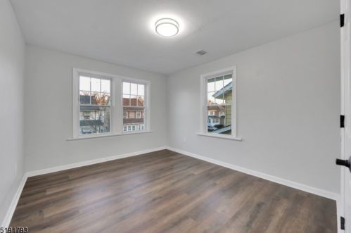 5 Irving St, East Orange NJ  07018-1913 exterior