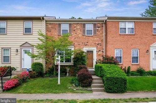 8213 Stationhouse Ct, Lorton, VA 22079-1203