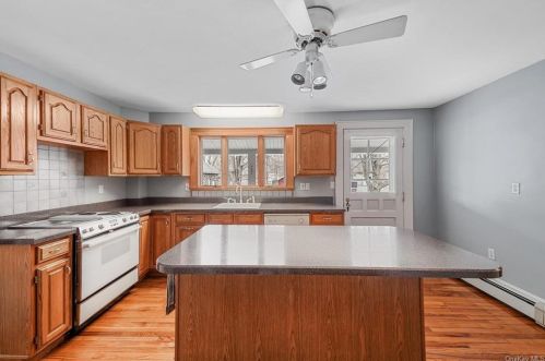 67 Main St, Washingtonville NY  10992-1212 exterior