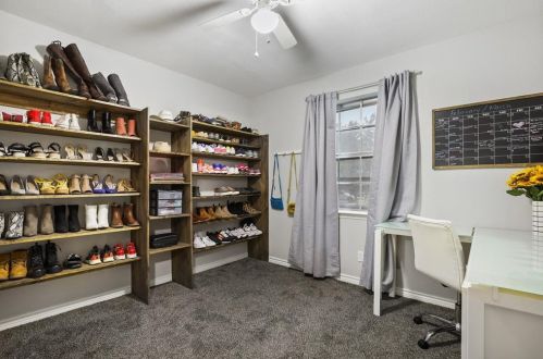 806 Gallant Fox Dr, Dallas TX  75211-6928 exterior