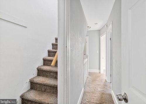 200 Delsea Dr, West Deptford NJ  08093-1221 exterior