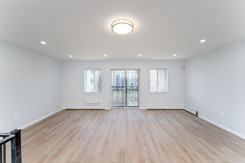 176 Beach 61st St, Far Rockaway, NY 11692-1856
