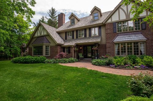 129 Miller Dr, Thiensville, WI 53092-6191