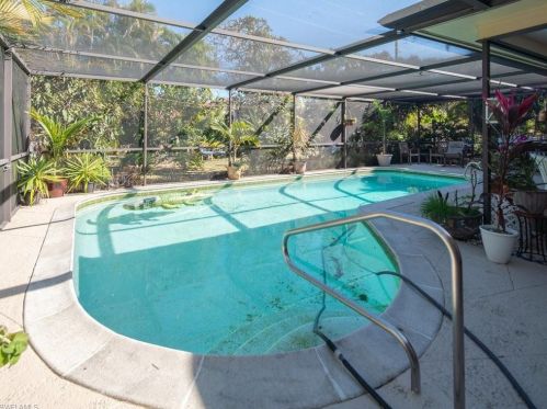 4545 Lakewood Blvd, Naples, FL 34112-5206