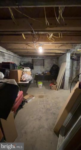 1216 Derry St, Harrisburg PA 17111-1141 exterior