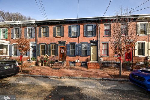 211 Harmony St, New Castle, DE 19720-4819