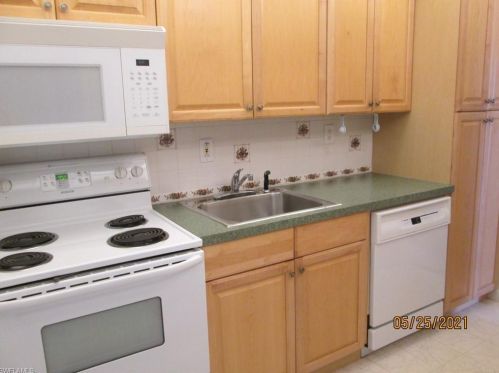 1 Hamlin Ct, Lehigh Acres FL 33936-7211 exterior