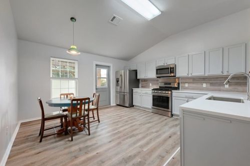 411 Primrose Blvd, Uhland, TX 78640-4223