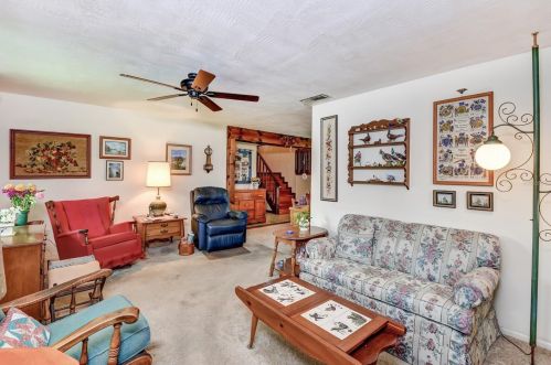 1680 3rd Ave, Deland, FL 32724-1647