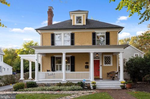 417 King St, Leesburg, VA 20175-3620