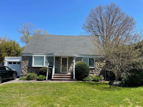 346 Nursery Ln, Westbury, NY 11590-2003