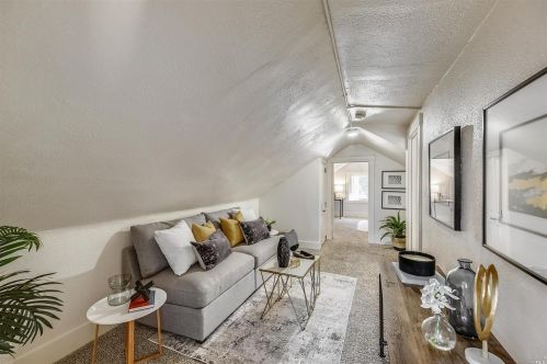 5044 Fairfax Ave, Oakland CA 94601-5811 exterior