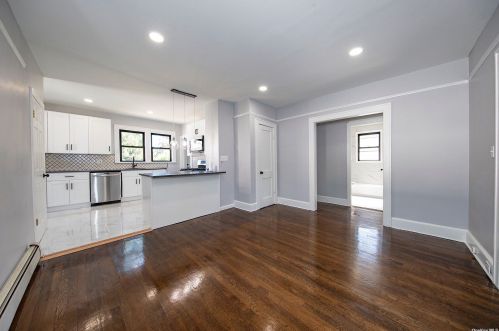 10 21st St, Huntington Station NY  11746-3259 exterior