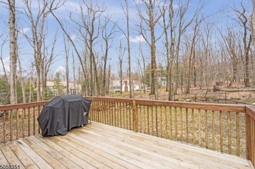 10 Spring Hill Ct, Dover NJ  07869-4305 exterior