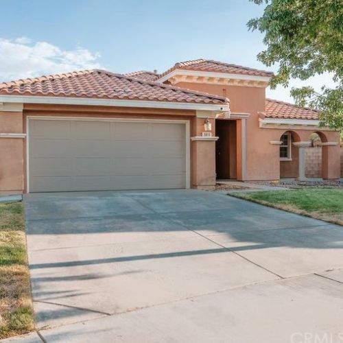 3016 Lingard St, Lancaster, CA 93536-8320