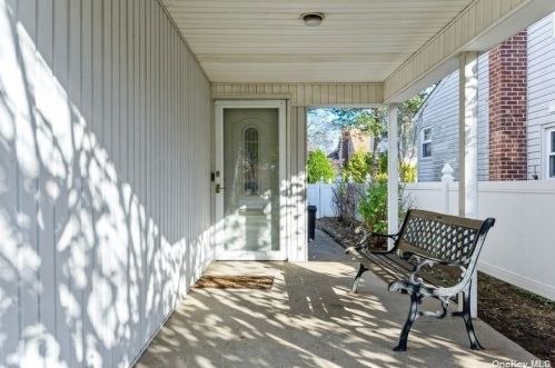 908 New Hyde Park Rd, New Hyde Park NY  11040-3205 exterior