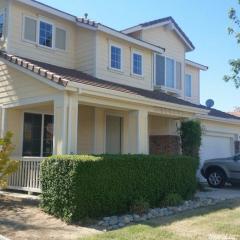 5437 Silversmythe Ln, Riverbank, CA 95367-9420