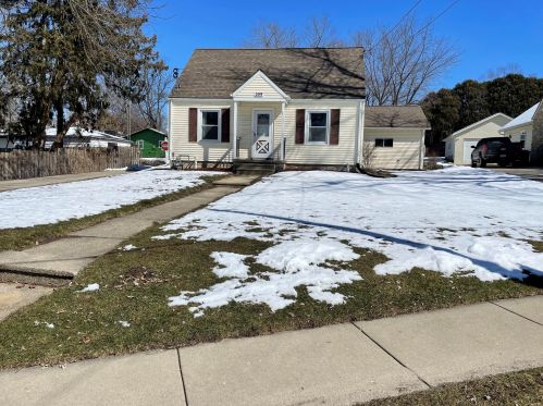 209 Summit Ave, Watertown, WI 53094-5405