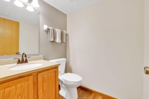 1565 Roscommon Dr, Pataskala OH  43062-7018 exterior