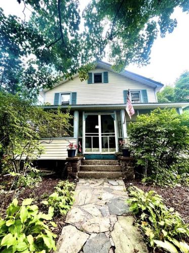 96 Waterstone Rd, Greenwood Lake, NY 10925-2147