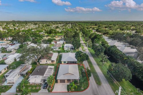 2 Del Prado St, Fort Pierce, FL 34952-2850