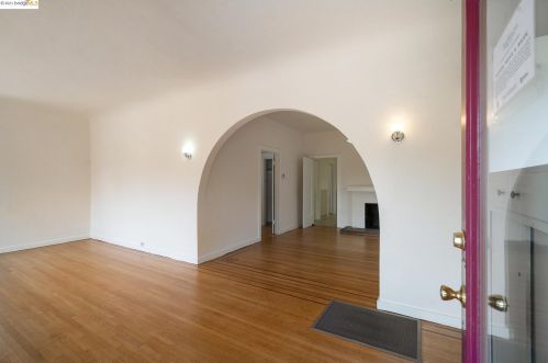 644 55 St, Oakland CA 94609-1601 exterior