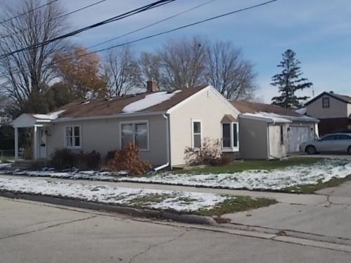 2110 Plymouth St, New Holstein, WI 53061-1024