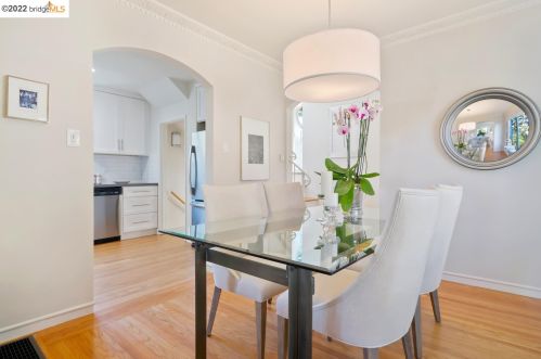 2459 Burlington St, Oakland CA 94602-2515 exterior